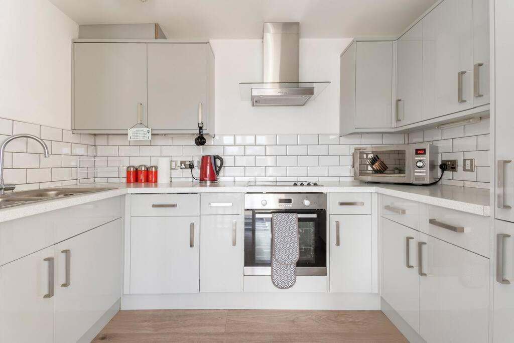 Stunning Flat By Quayside With Balcony!! Apartment Нюкасъл ъпон Тайн Екстериор снимка