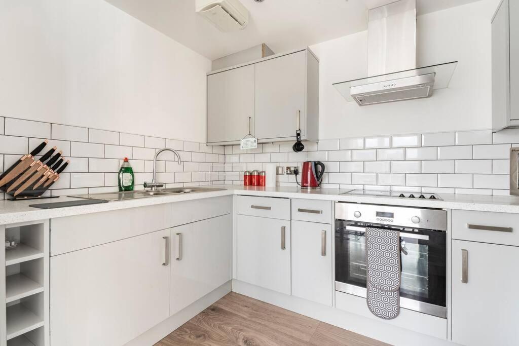 Stunning Flat By Quayside With Balcony!! Apartment Нюкасъл ъпон Тайн Екстериор снимка