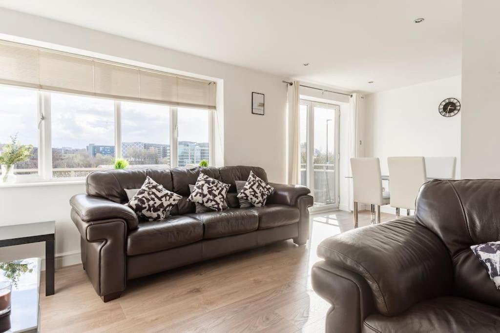 Stunning Flat By Quayside With Balcony!! Apartment Нюкасъл ъпон Тайн Екстериор снимка