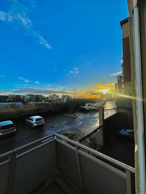 Stunning Flat By Quayside With Balcony!! Apartment Нюкасъл ъпон Тайн Екстериор снимка